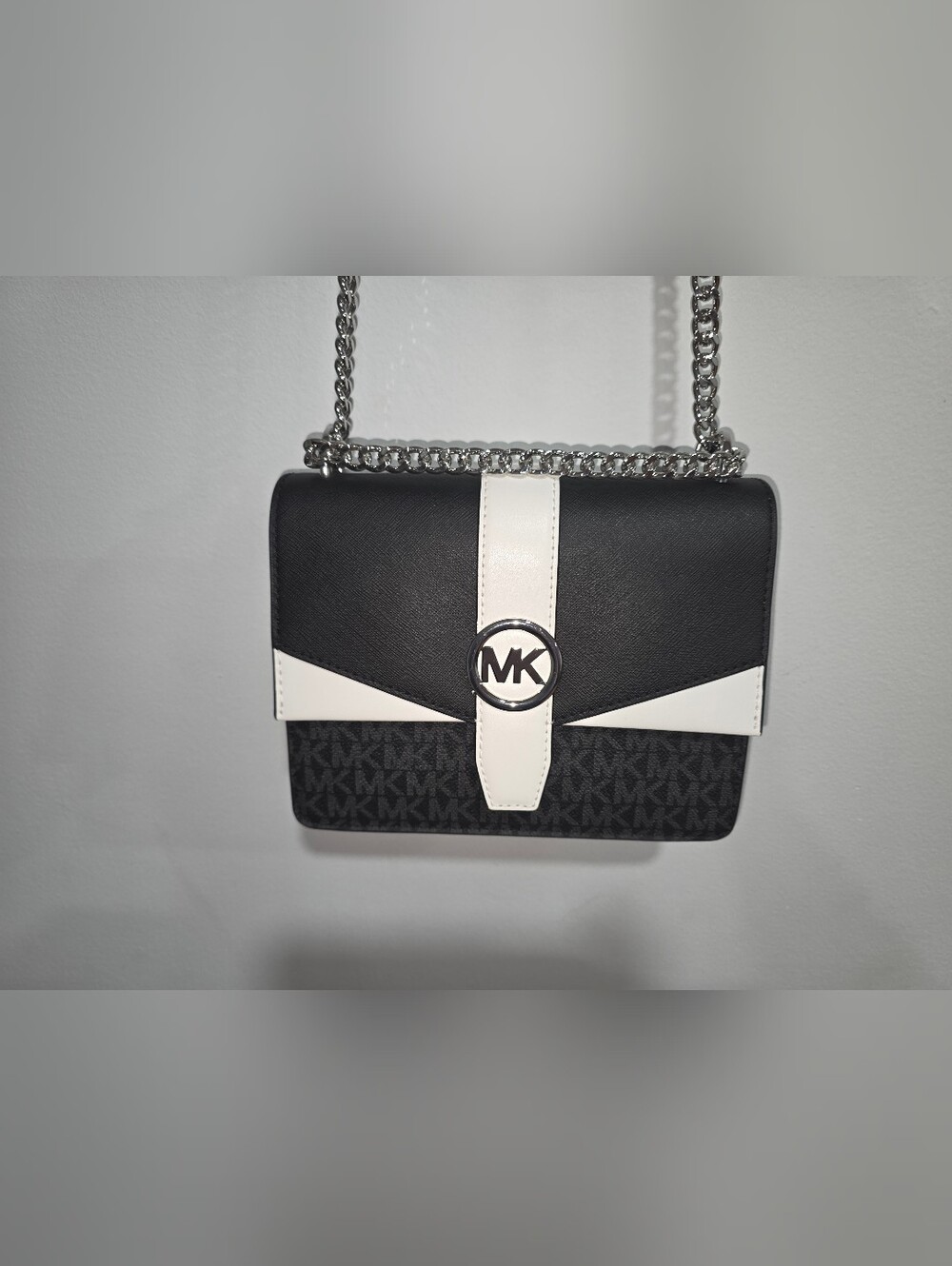 Michael Kors Black and White Greenwich Crossbody Bag - Picture 3 of 9